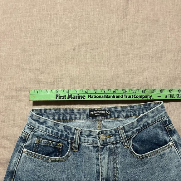 PrettyLittleThing Light Blue Relaxed Wide Leg Jeans High Rise Size 8 90s Mom - Picture 7 of 7